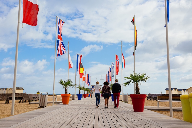 Promenade along Riva Bella beach