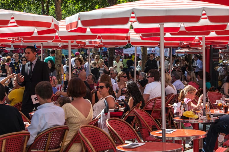 Crowded cafe in Paris Crowded cafe in Paris
