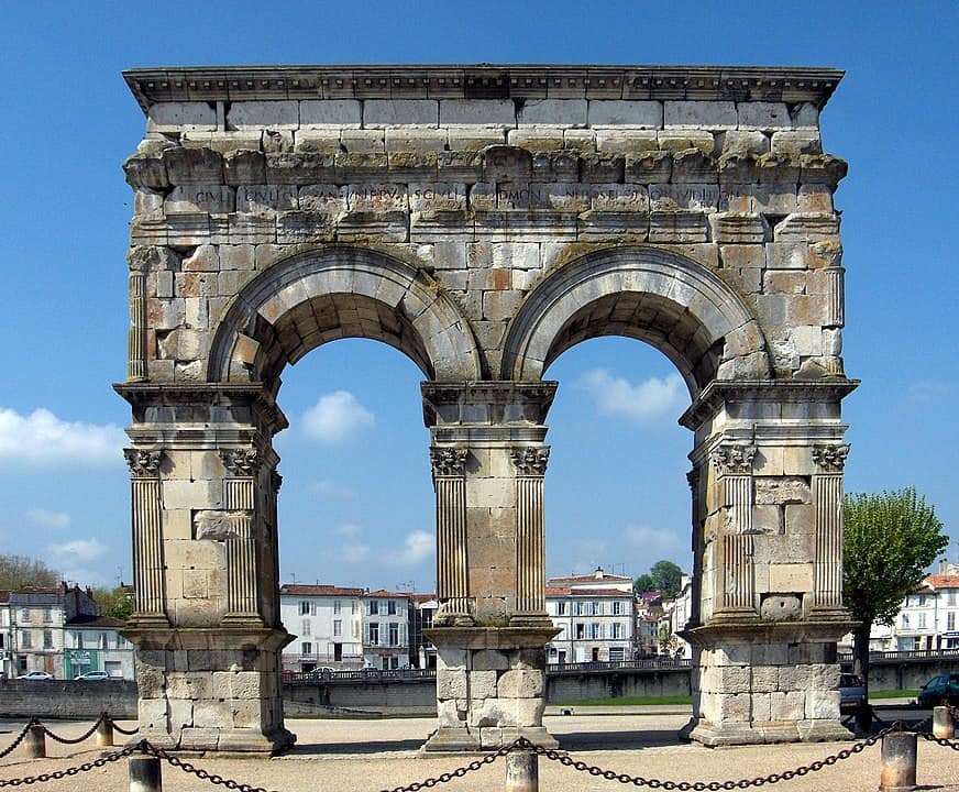 roman ruins tours france