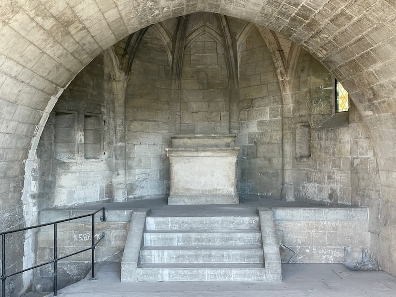 avignon bridge chapel 2