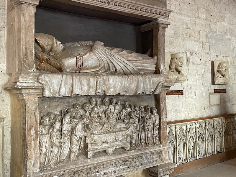 Avignon Palace of Popes sepulture2 Avignon Palace of Popes sepulture2
