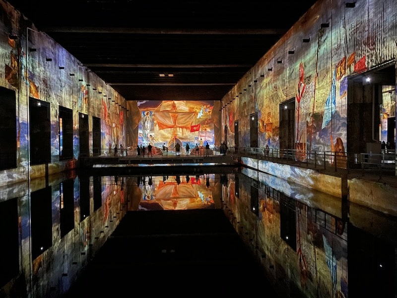 Bassin des Lumieres in Bordeaux, similar to the one in Paris