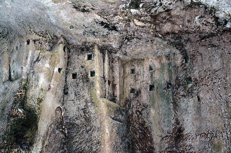 brantome abbey caves