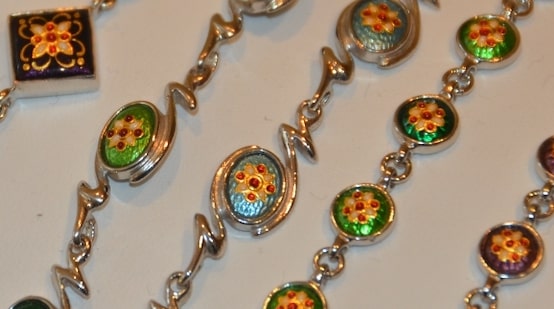 Bresse enamels with pearls in their center Bresse enamels with pearls in their center