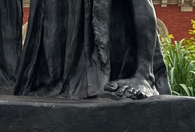 Burghers of Calais with bare feet