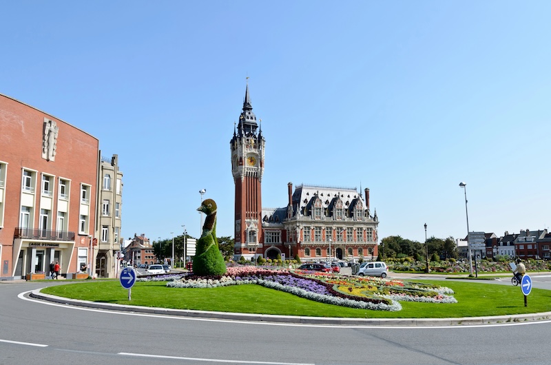 Calais town hall from the front