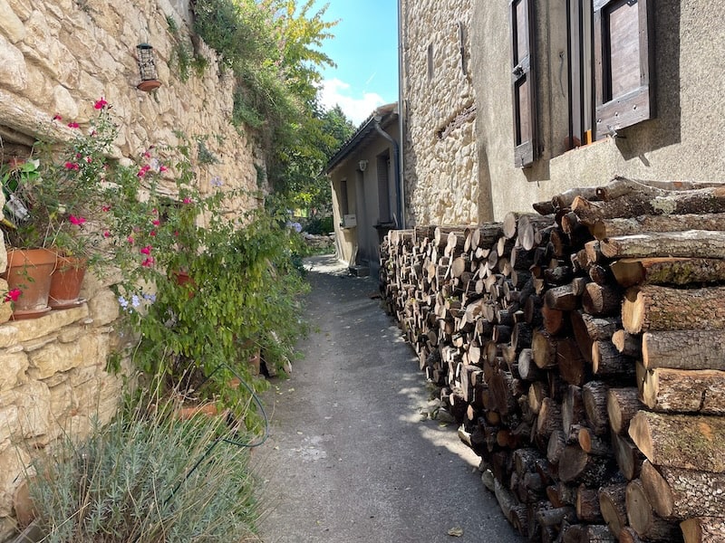 8 Hidden Luberon Villages (which are nonetheless genuine) 8 Hidden Luberon Villages (which are nonetheless genuine)