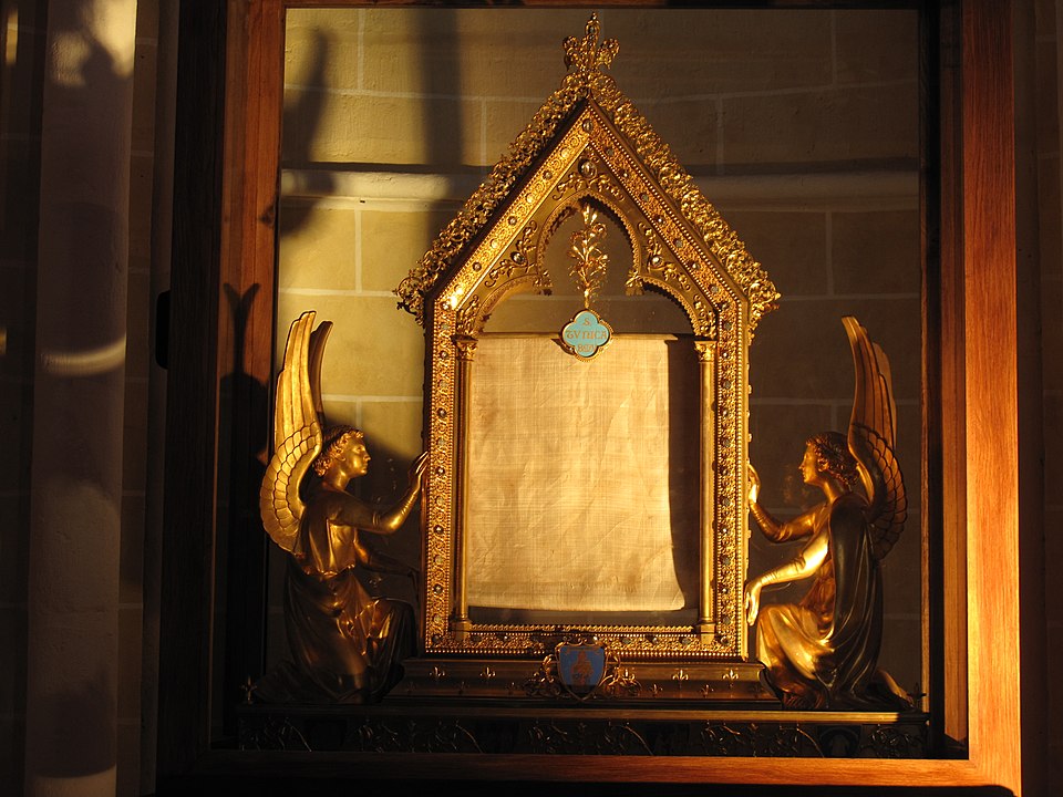 The sancta camisa on display at Chartres Cathedral
