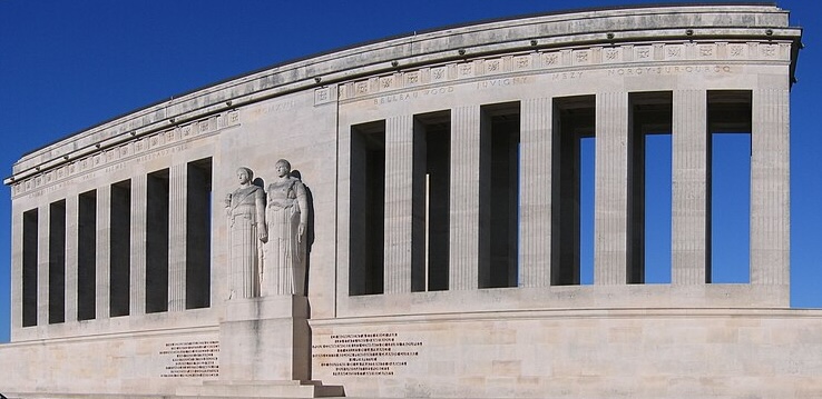 Front view of Chateau-Thierry American Monument