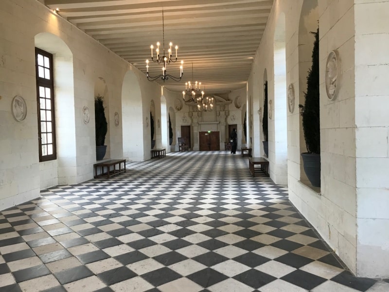 Famous French monuments: Great Gallery of Chenonceau Castle Famous French monuments: Great Gallery of Chenonceau Castle