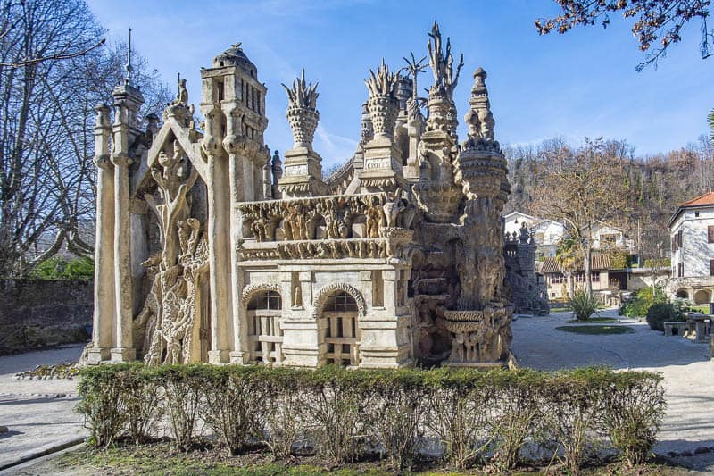 Cheval Ideal Palace, south side