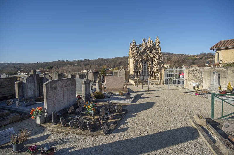 Cheval tomb in the distance