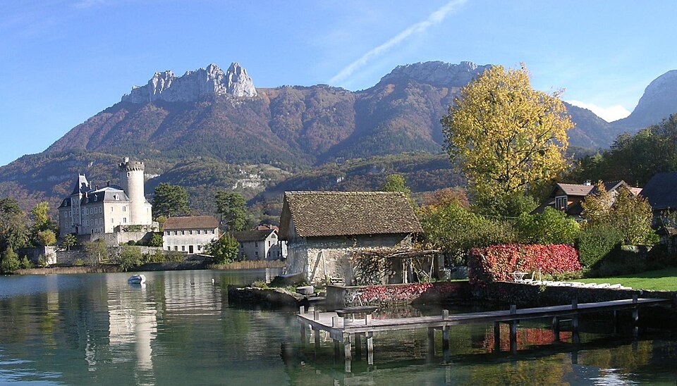 The village of Duingt along Lake Annecy