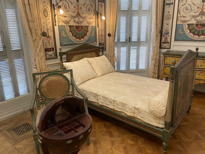 A bedroom in the Villa Ephrussi