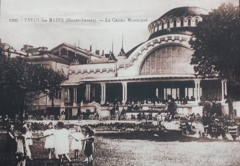 Postcard showing the Evian Casino, which hasn't changed very much