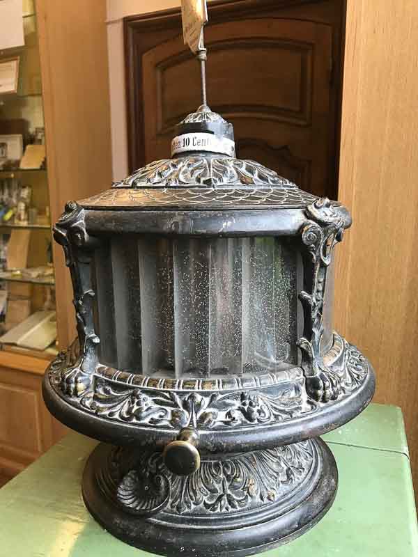 Anis de Flavigny cigaro dispenser