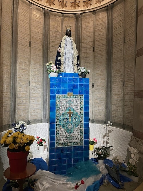 Mary in Fourviere crypt 2