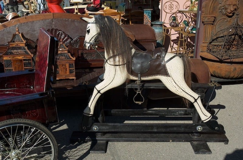 Lyon brocante chandeliers hanging
