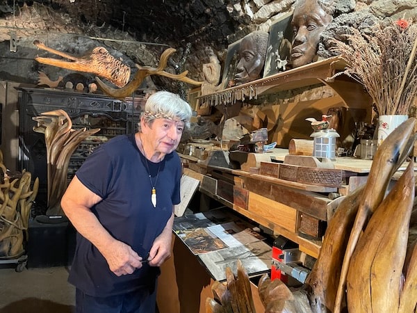 Wood sculptor Coucoune in his Goult workshop Wood sculptor Coucoune in his Goult workshop