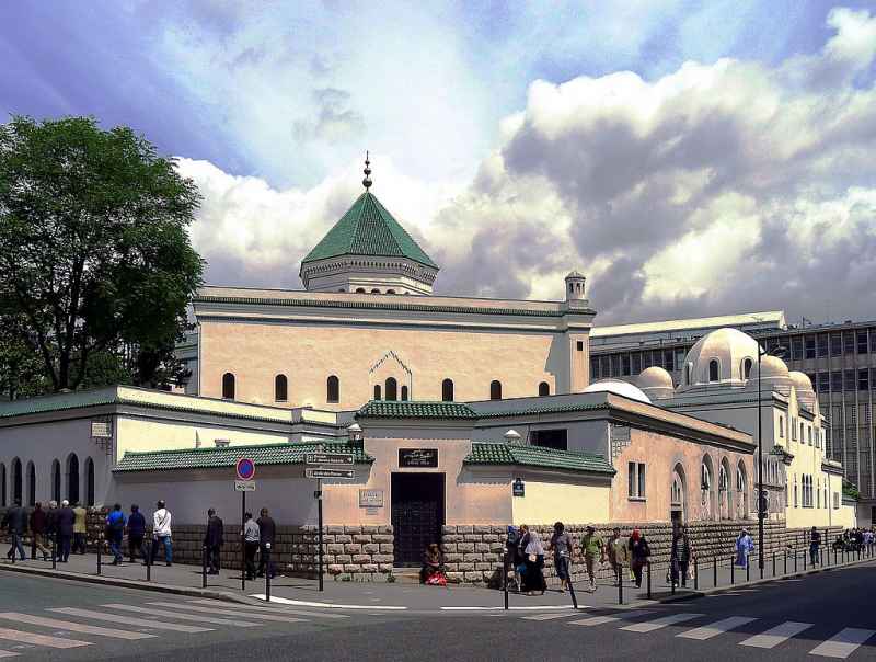 Grand Mosque of Paris: the building is one of the off the beaten track Paris sights