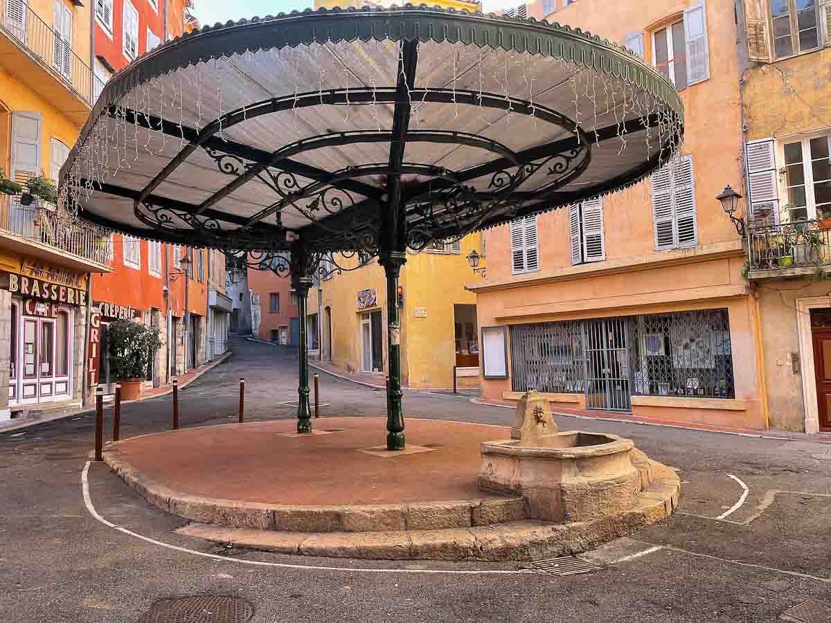 Grasse fish market