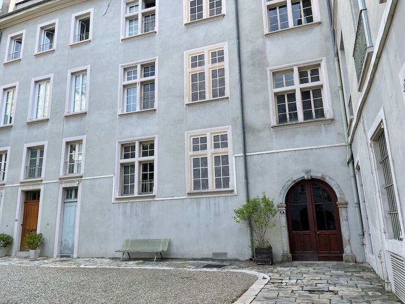 Grenoble Renaissance courtyard with trompe l'oeil facades Grenoble Renaissance courtyard with trompe l'oeil facades