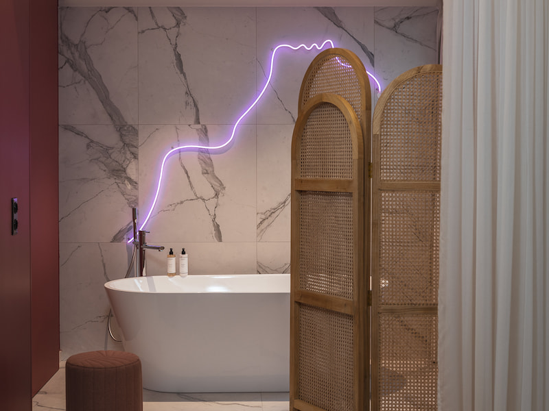 Hotel Seven bathroom in Paris
