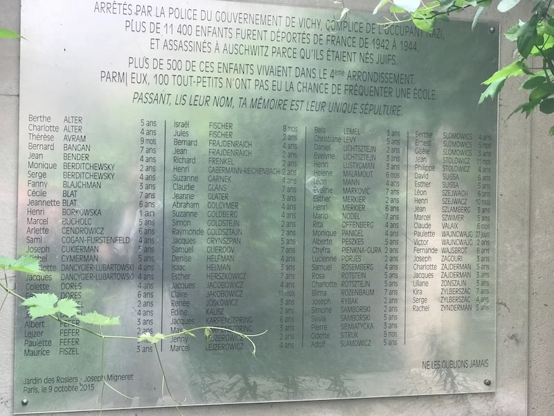 Plaque at the Jardin des rosiers