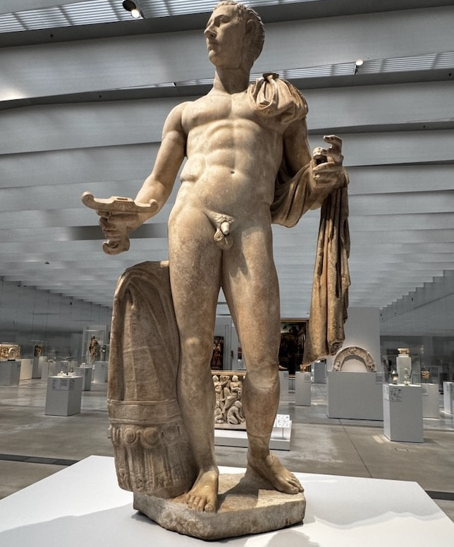 Statue of Caesar (not confirmed) at Louvre Lens Museum