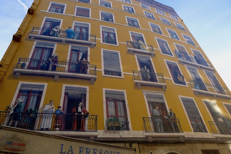 Lyon - Fresque des Lyonnais, one of the major Lyon tourist attractions Lyon - Fresque des Lyonnais, one of the major Lyon tourist attractions