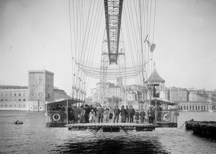 Marseille transporder bridge, in operation during the first half of the 20th century. It has now been replaced by the Ferry Boat.
