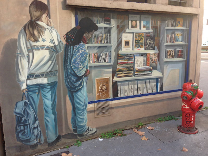 What is Lyon known for? Major murals, of course!
