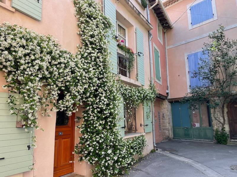 One of many quiet lovely corners in Isle sur la Sorgue One of many quiet lovely corners in Isle sur la Sorgue