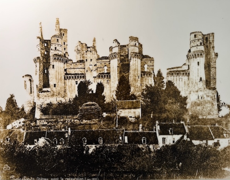 Pierrefonds in ruins