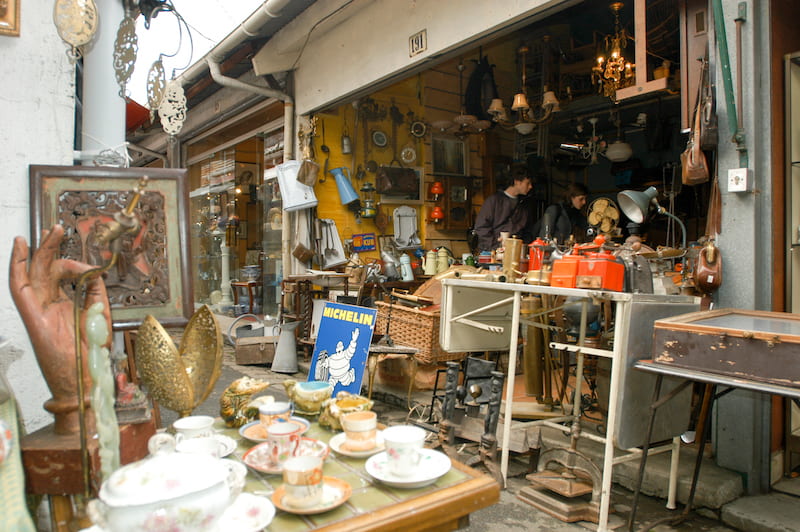 puces saint-ouen flea market in Paris