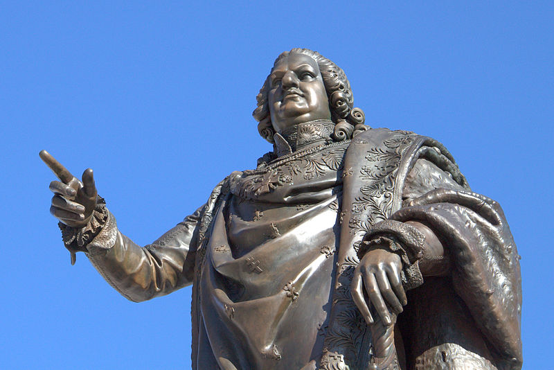 King Stanislas Nancy - finger pointing