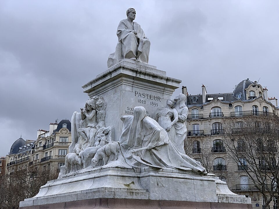 Statue of Louis Pasteur in Paris