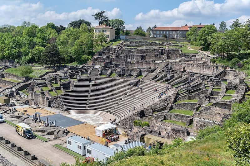 roman ruins tours france