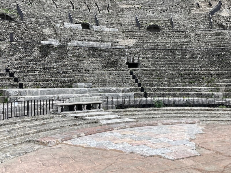 Vienne amphitheater bleachers